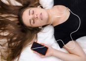 71 Percent Of Mobile Users Go To Sleep With Their Smartphones Next To Them
